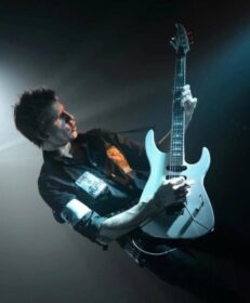 Read more about the article DARK TRANQUILLITY – αποχώρησε ο κιθαρίστας Christopher Amott