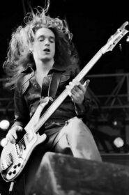 Read more about the article Cliff Burton – 37 χρόνια από το χαμό του