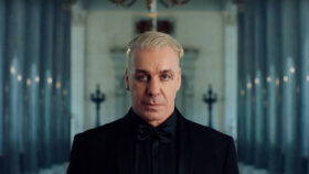 Read more about the article Till Lindemann – “Zunge” νέο τραγούδι (video)