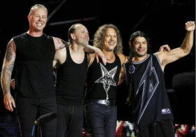 Read more about the article METALLICA – δείτε το video από την πρώτη τους συναυλία στη Σαουδική Αραβία!!