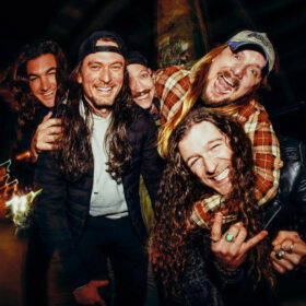 Read more about the article Οι sludge metallers LEATHER LUNG κυκλοφορούν το επόμενο single ‘Guilty Pleasure’ από το επερχόμενο, νέο άλμπουμ “Graveside Grin”!