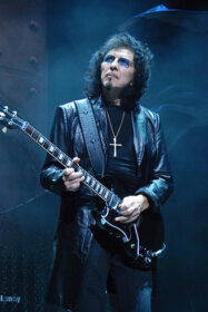 Read more about the article Γενέθλια για τον μοναδικό Tony Iommi