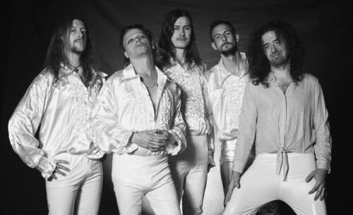 Read more about the article Οι Insanity Alert διασκευάζουν με το δικό τους τρόπο Queen και παρουσιάζουν νέο single