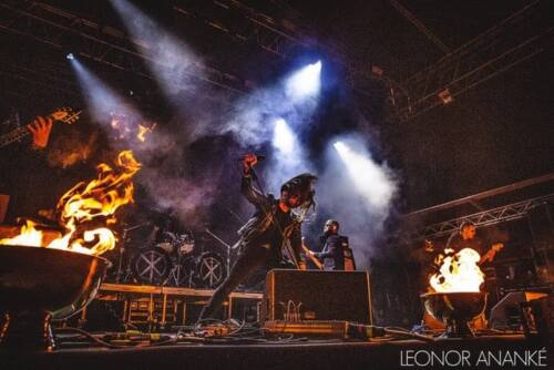 Read more about the article Οι REGARDE LES HOMMES TOMBER σε ένα show με τη φιλαρμονική ορχήστρα του Παρισιού