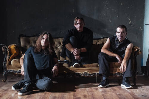 Read more about the article Οι VONAVIBE  μεταδίδουν το single video για το ομώνυμο  “Vonavibe” από το νέο album “Bleed To Life”