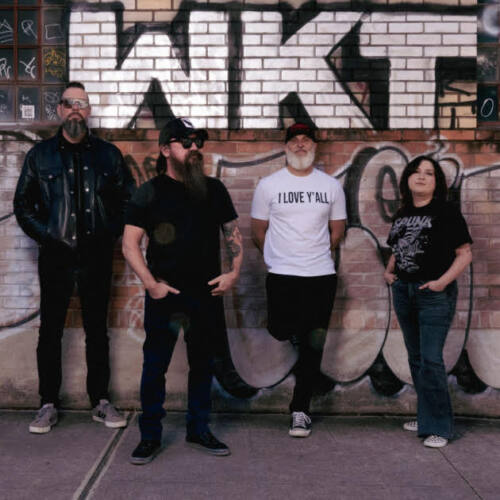 Read more about the article Οι HIGH DESERT QUEEN παρουσιάζουν ένα βίντεο από το ομώνυμο κομμάτι με την κυκλοφορία του νέου τους άλμπουμ “Palm Reader”!