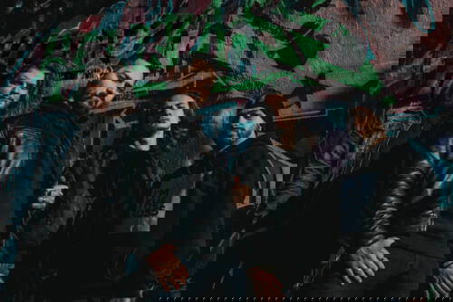 Read more about the article Οι HELLPASS παρουσιάζουν νέο βιντεοκλίπ για το “Light in The Dark” από τον δίσκο “Gates of War”