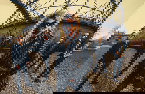 Read more about the article Οι KISSIN’ DYNAMITE κυκλοφορούν το εκρηκτικό ομώνυμο κομμάτι “Back With A Bang” από το επερχόμενο άλμπουμ