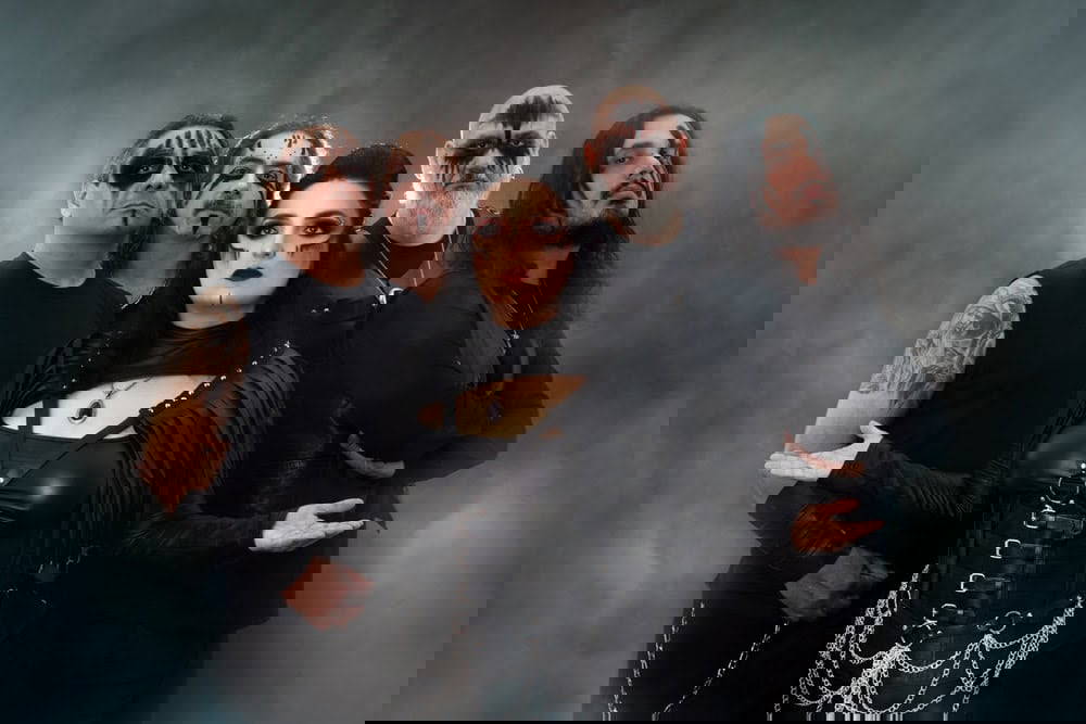 You are currently viewing Οι symphonic metallers Revengin υπογράφουν με την Wormholedeath και κυκλοφορούν το single “Circle of Mistakes”