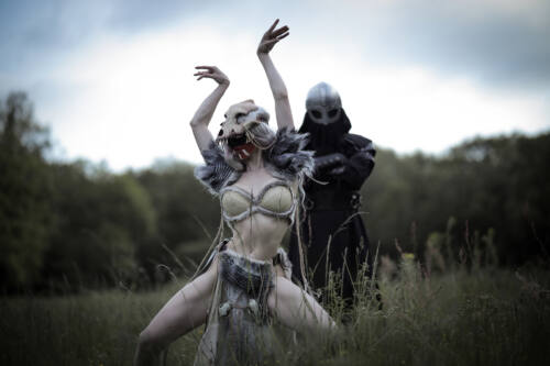 Read more about the article Οι EIHWAR χτυπούν το τύμπανα του πολέμου στο “Berserk (Viking War Trance Reforged)”