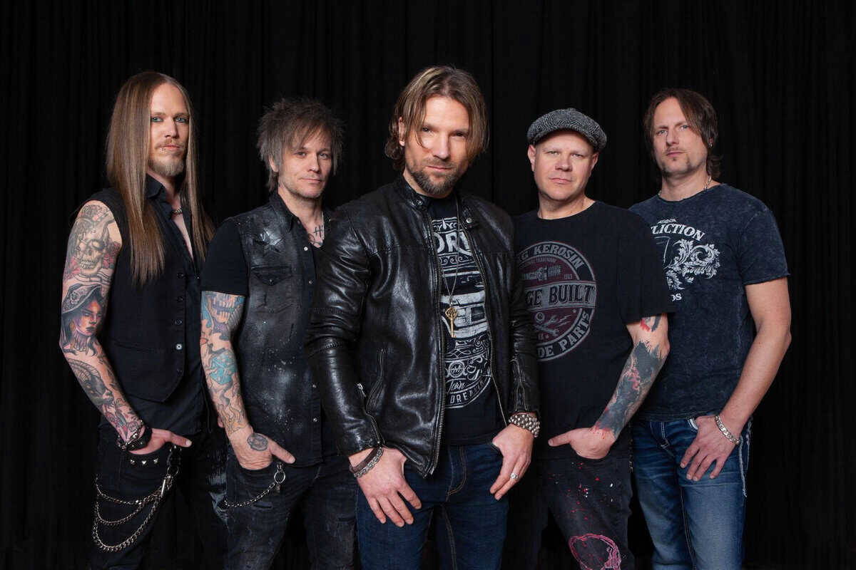 You are currently viewing Οι THE NEW ROSES αποκαλύπτουν το συναρπαστικό ομώνυμο κομμάτι “Attracted To Danger” από το επερχόμενο άλμπουμ