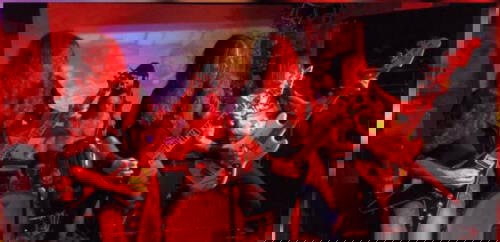 Read more about the article Οι POUNDER ορίζουν ημερομηνία κυκλοφορίας για το νέο άλμπουμ που θα κυκλοφορήσει μέσω της SHADOW KINGDOM και αποκαλύπτουν το πρώτο κομμάτι