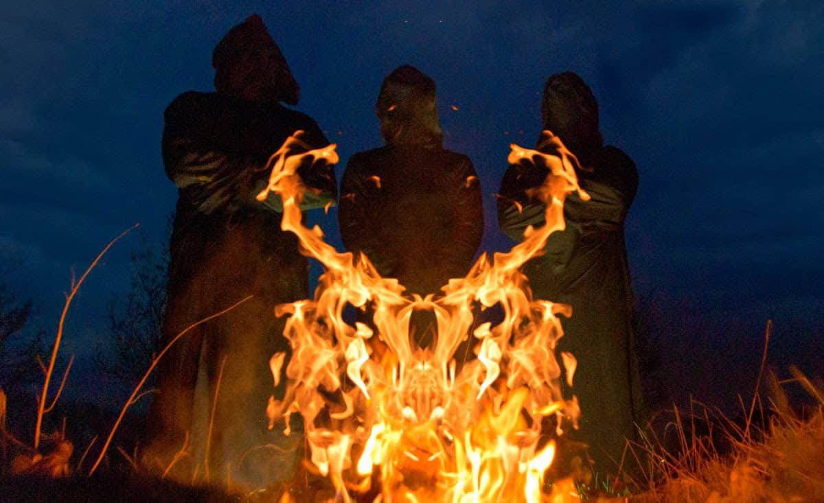 Read more about the article Οι KrvL αποκαλύπτουν το music video “De Koning van Stilte”