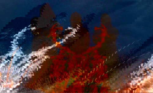 Read more about the article Οι ανώνυμες ψυχές KrvL αποκαλύπτουν το “Donkere Paden”