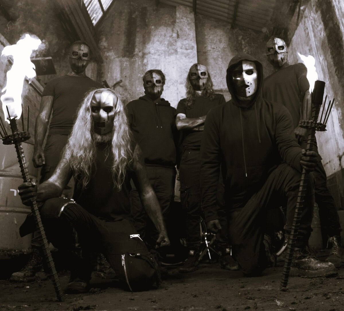 Read more about the article Η symphonic metalcore μπάντα No Kings Allowed επιστρέφει με το νέο video single “Lion Eyes”