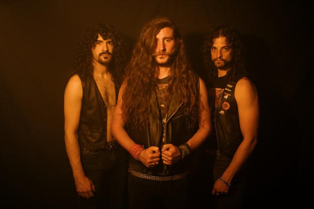 You are currently viewing Το heavy metal τρίο LÖANSHARK παρουσιάζει το μουσικό βίντεο για το νέο single «Another Man In The Trunk», από το επερχόμενο άλμπουμ «No Sins To Confess»!