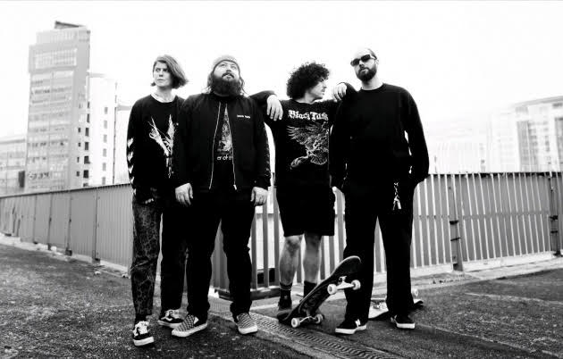 Read more about the article Οι SLOMOSA κυκλοφορούν το «The Making of “Tundra Rock”» ένα βίντεο παρουσίασης και συνέντευξης