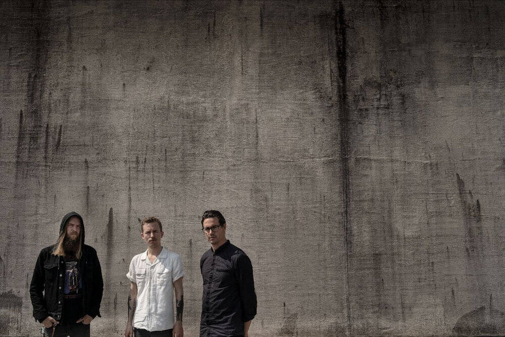 Read more about the article Το Post Rock τρίο BARRENS ανακοινώνει το νέο του άλμπουμ “Corpse Lights” και παρουσιάζει το “Sorrowed”