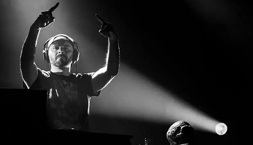 Read more about the article Οι IGORRR παρουσιάζουν το νέο τους video/sIngle “Blastbeat Falafel” με τη συμμετοχή των Trey Spruance και Timba Harris