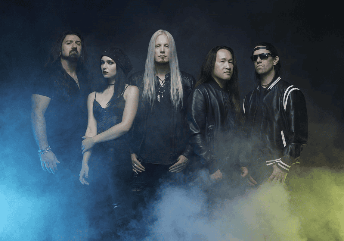 Read more about the article Οι DRAGONFORCE μαζί με την Alissa White-Gluz για τον ύμνο «Burning Heart»