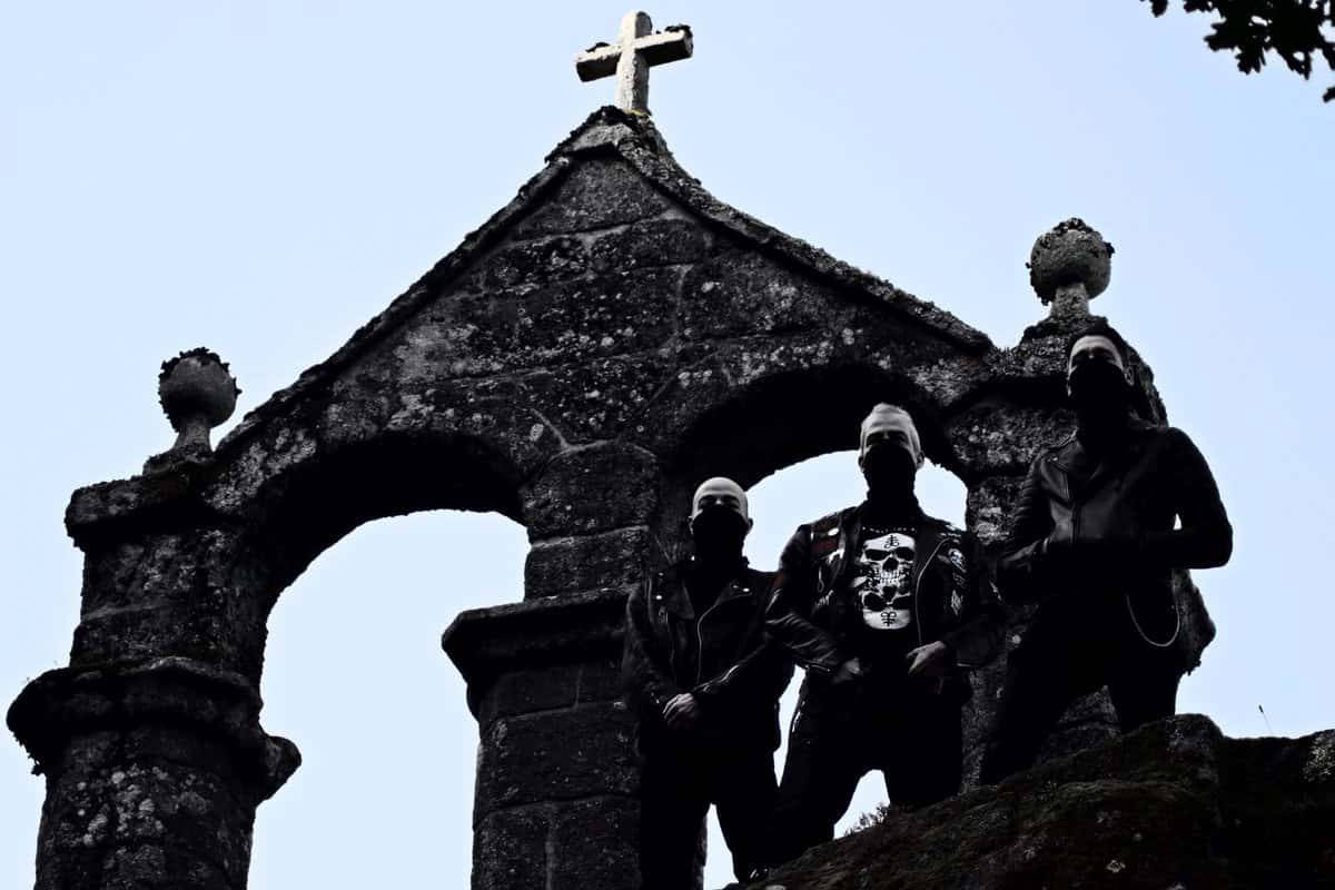 Read more about the article Οι FERMENTO κυκλοφορούν μόνοι τους το πολυαναμενόμενο comeback album τους και αποκαλύπτουν το πρώτο κομμάτι – Συμμετέχουν μέλη από ANTAEUS, ORDER OF APOLLYON, AOSOTH