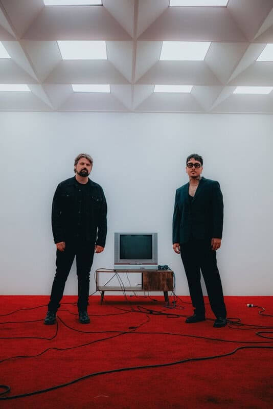 Read more about the article Οι Silverstein κυκλοφορούν το video single «Drain The Blood»