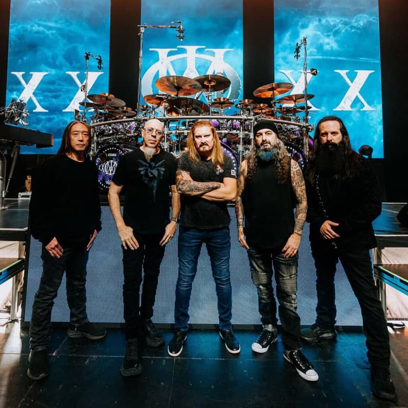 Read more about the article Watch DREAM THEATER perform PINK FLOYD Classic “Echoes” in it entirety At Pompeii show / Fan-Filmed Video