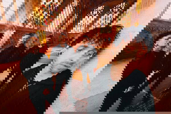 Read more about the article Οι CASKETS κυκλοφορούν το νέο single «Closure»