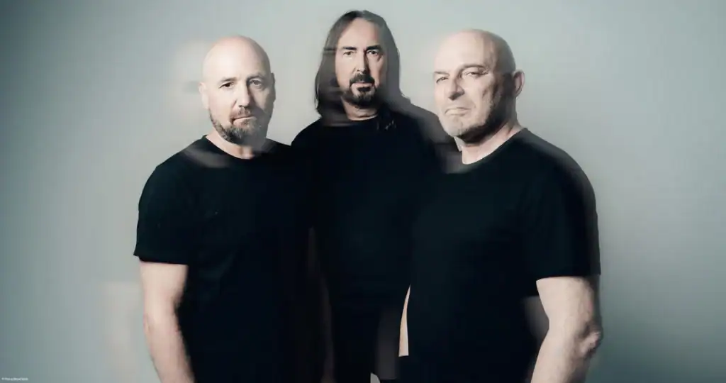 Read more about the article Οι CORONER θα κυκλοφορήσουν το νέο τους άλμπουμ “Dissonance Theory” τον Οκτώβριο – Μουσικό βίντεο για το “Renewal” διαθέσιμο