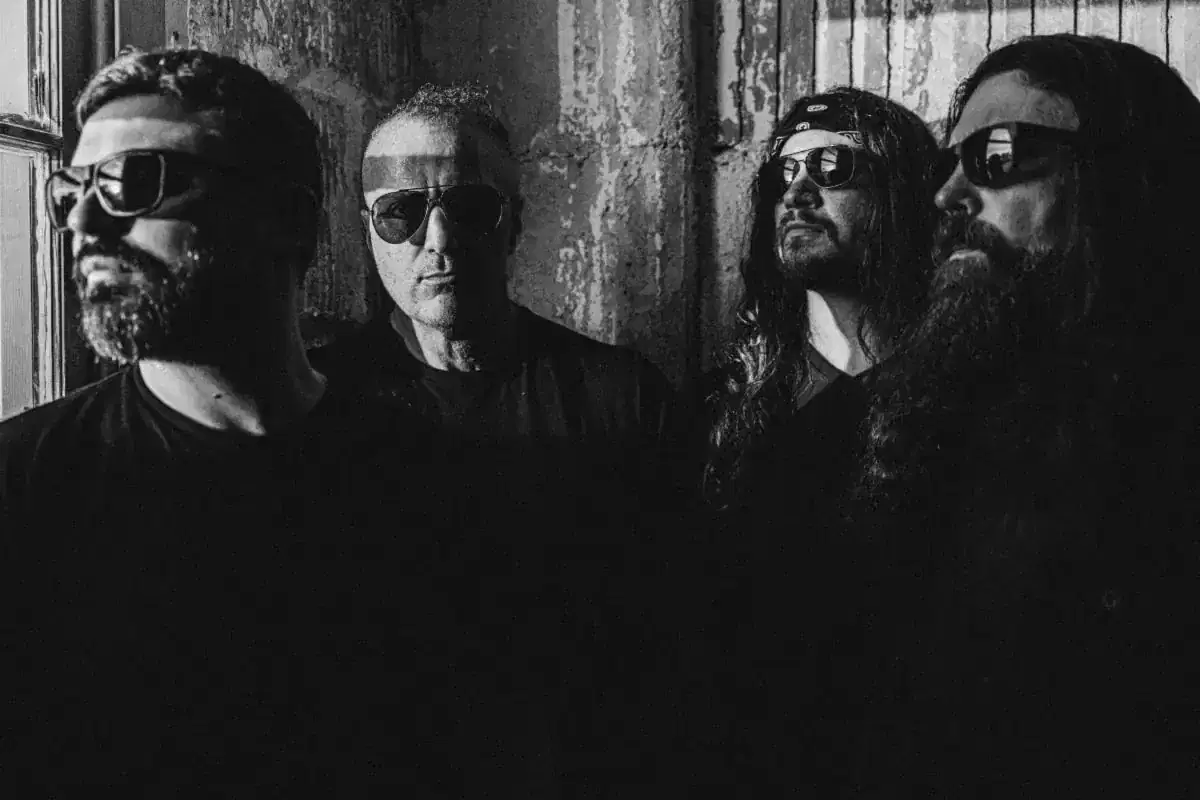 Read more about the article TOMBS reveals haunting new single “The Sun Sets”