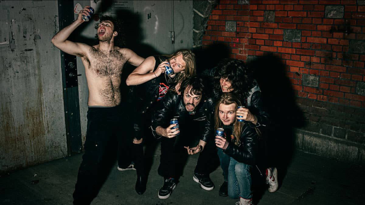 Read more about the article Οι HOSTILIA ανακοινώνουν νέο άλμπουμ και κυκλοφορούν το πρώτο single “P.T.D.”