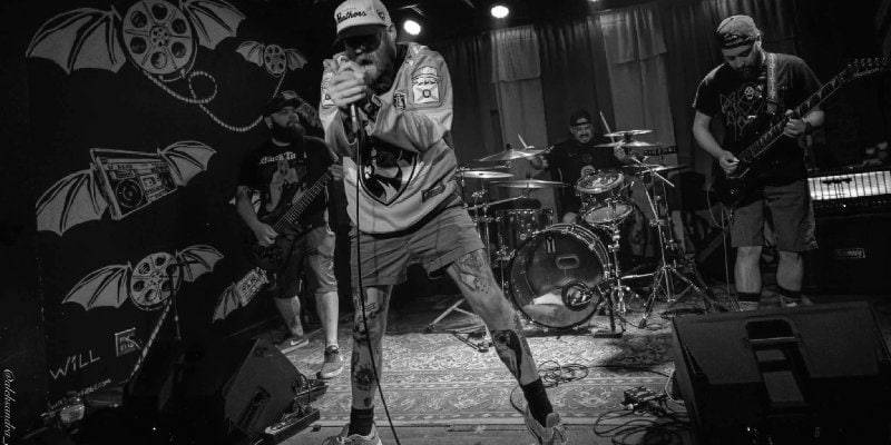 Read more about the article Οι LEAFBLOWER  κυκλοφόρησαν το ντεμπούτο άλμπουμ τους “Low Heaven”