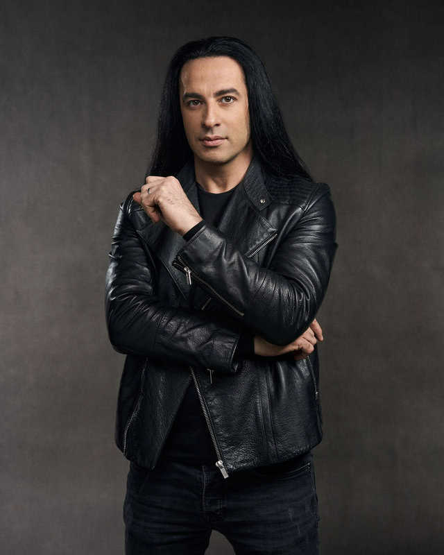 Read more about the article O Γερμανός κωμικός Bülent Ceylan υπογράφει με την Napalm Records!