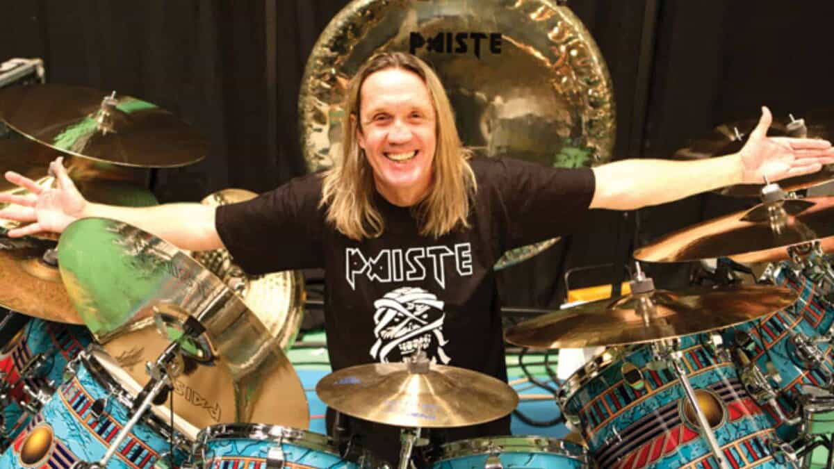 Read more about the article IRON MAIDEN’s Nicko MacBrain launches Metal Sticks Podcast with David Frangioni, Modern Drummer CEO