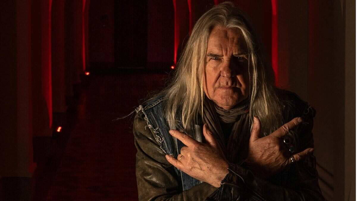 Read more about the article SAXON’s Biff Byford shares update after first round of chemotherapy