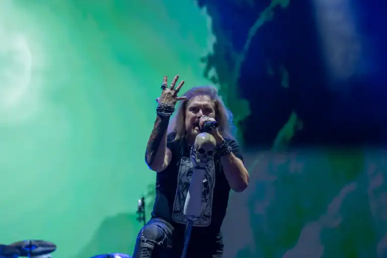 Read more about the article Οι DREAM THEATER κυκλοφόρησαν βίντεο με τη live studio εκτέλεση τριών τραγουδιών τους