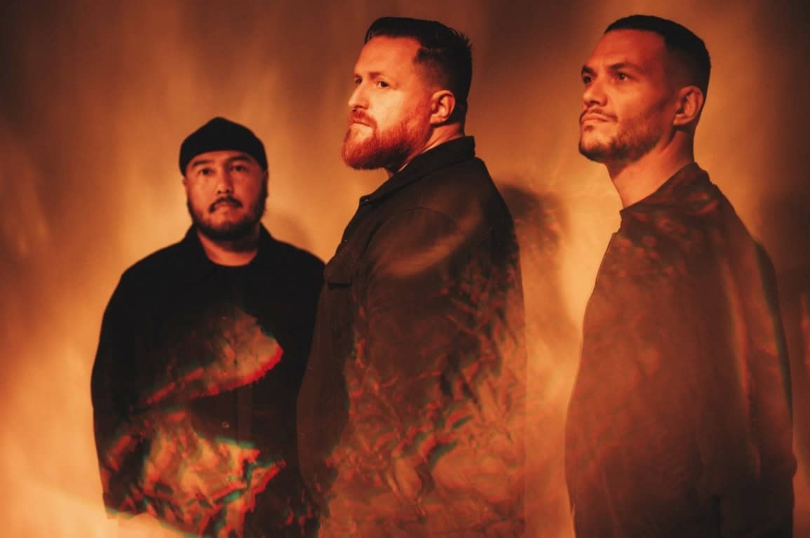 Read more about the article Οι URNE ανακοίνωσαν το νέο τους άλμπουμ και κυκλοφόρησαν το single “Be Not Dismayed”