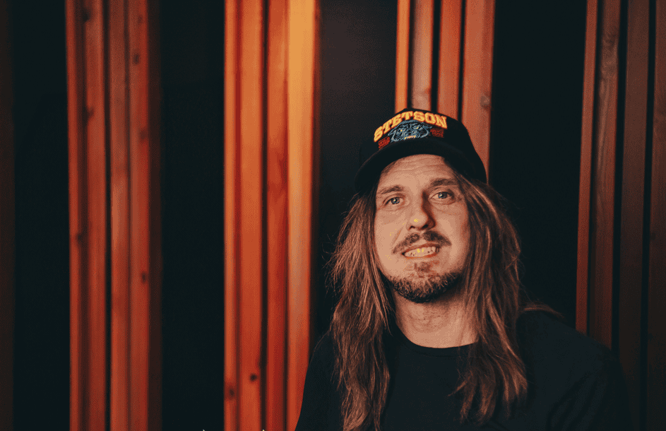 Read more about the article Olli-Pekka Laine of AMORPHIS to miss upcoming European tour – Replacement announced