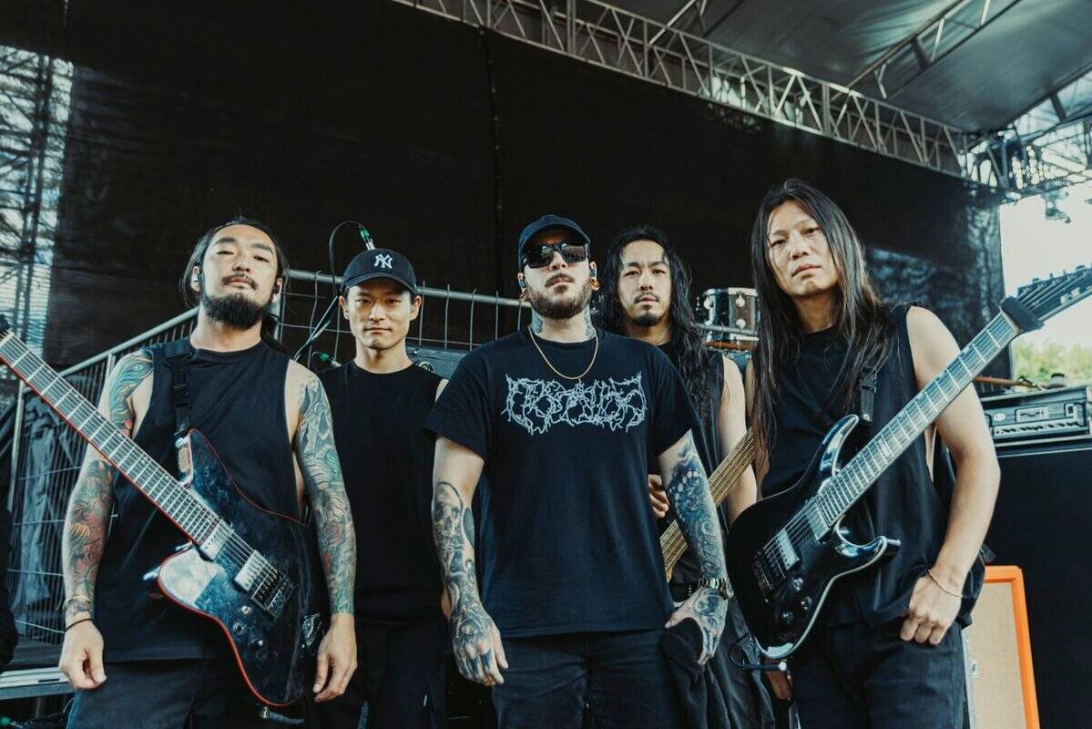 Read more about the article CRYSTAL LAKE release the title track of their upcoming album “The Weight Of Sound”