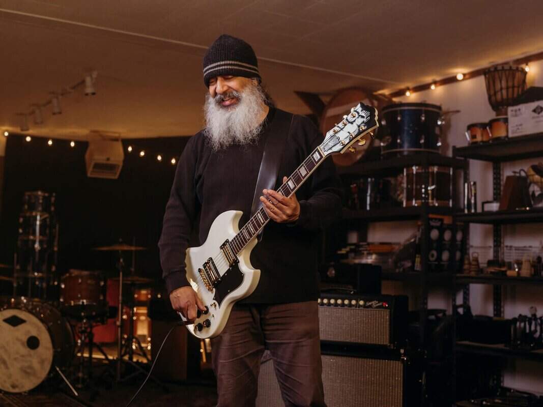 Read more about the article Ο Kim Thayil των SOUNDGARDEN ανακοίνωσε την κυκλοφορία του βιβλίο “A Screaming Life” το 2026