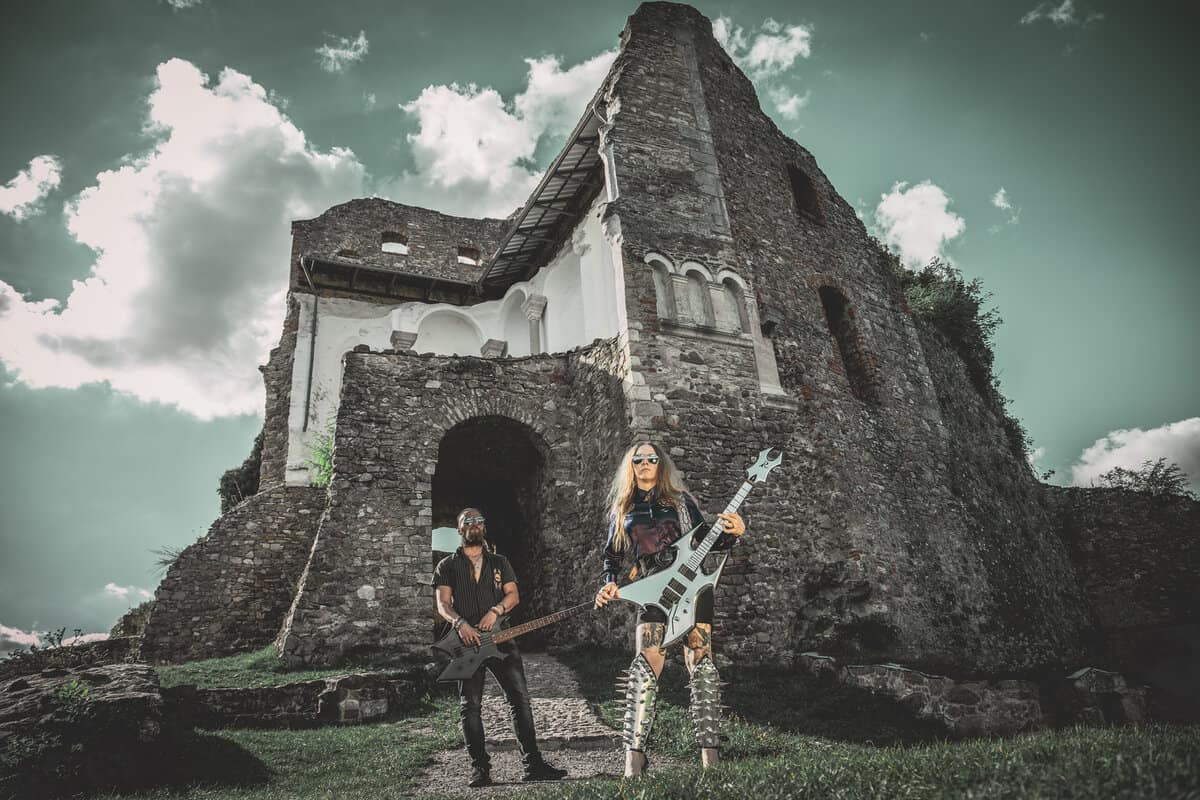 Read more about the article Οι ST. UNHOLYNESS ετοιμάζονται για την πρεμιέρα του νέου τους υβριδικού μουσικού βίντεο για το “Dampflok des todes”