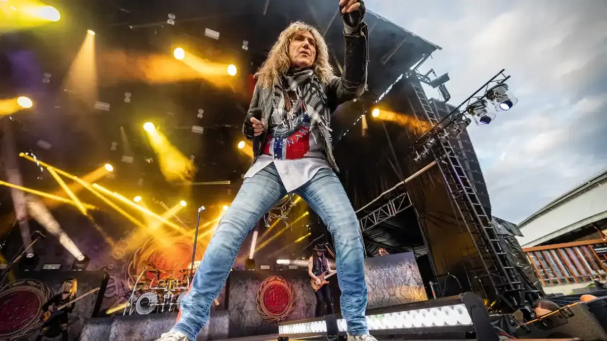 You are currently viewing Ο David Coverdale των WHITESNAKE ανακοίνωσε το τέλος της καριέρας του