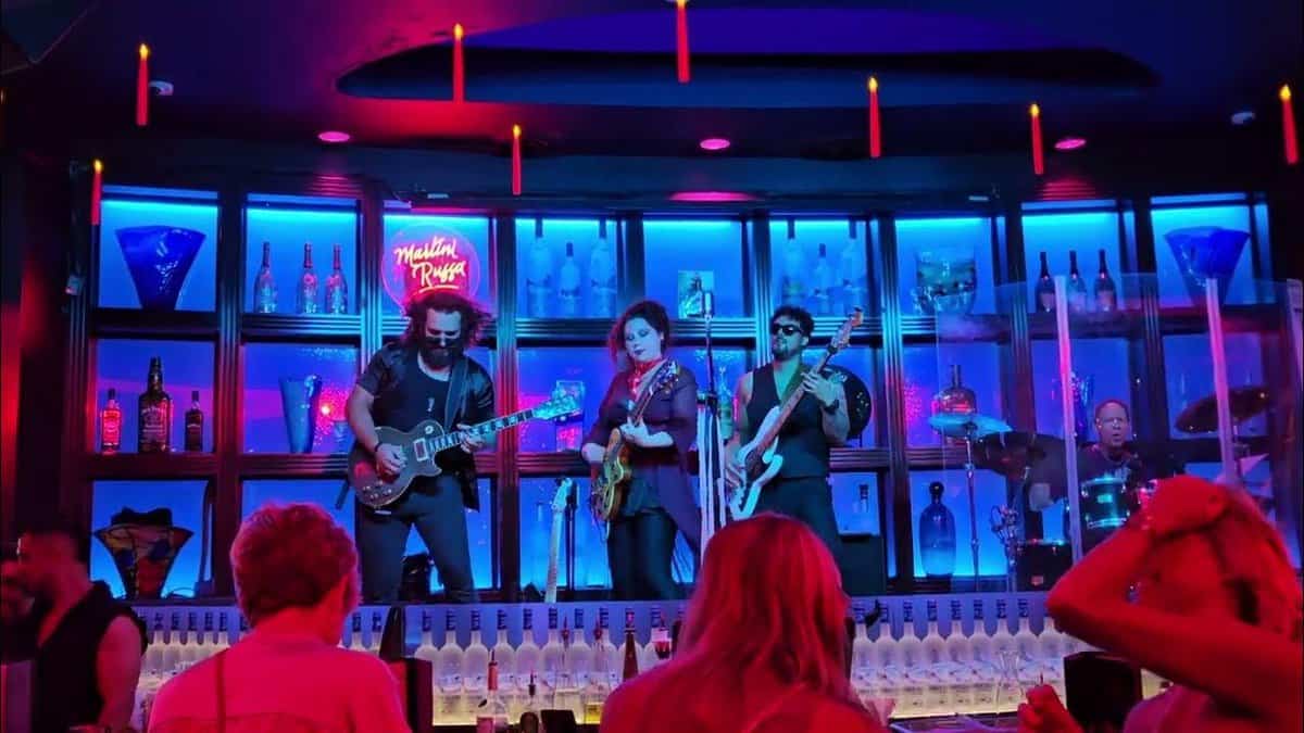 You are currently viewing Οι MARTINI RUSSA επιστρέφουν στο προσκήνιο της ροκ σκηνής