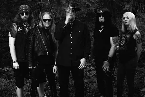 Read more about the article Οι NINJAWITCH κυκλοφόρησαν το νέο τους EP, “Frequency of Gods”