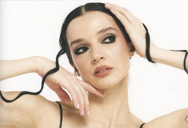 Read more about the article Το νέο άλμπουμ της POPPY «Empty Spaces» κυκλοφορεί σήμερα