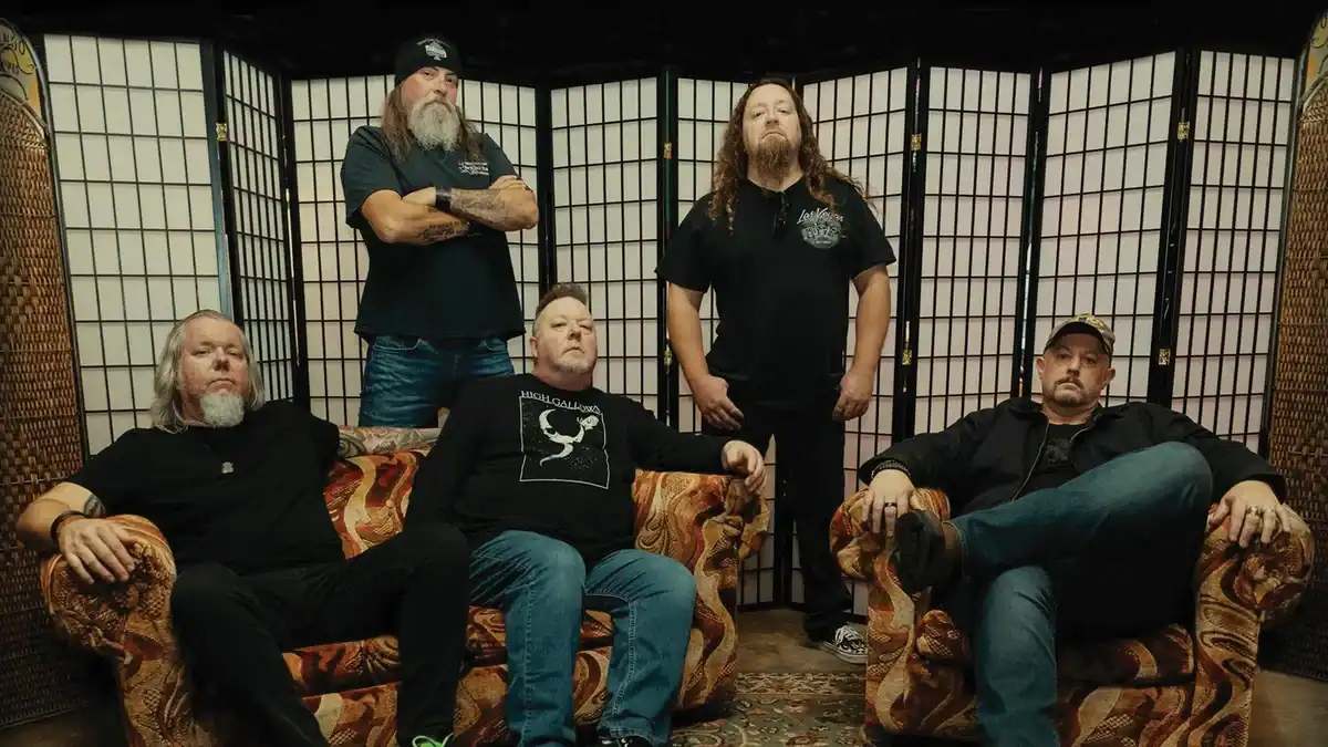 CARBELLION drop new “I Don’t Want to Be Your Dog” music video & single